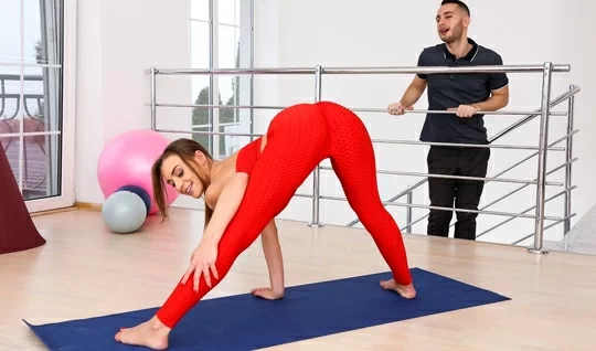 Fitness trainer put big cock in girls mouth during yoga c...