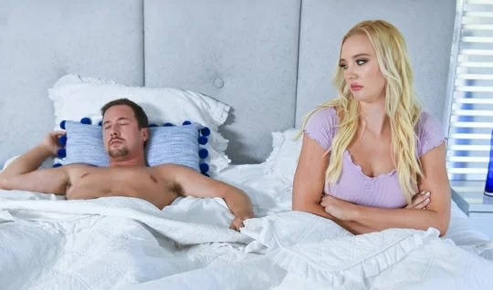 The blonde fucks cancer in the bathroom in the morning wi...