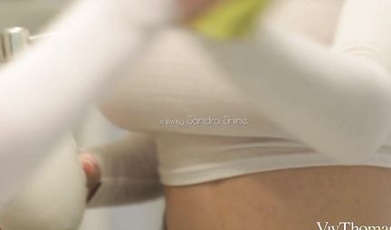 Red-haired lesbian fucks her friend and brings her to orgasm with oral sex