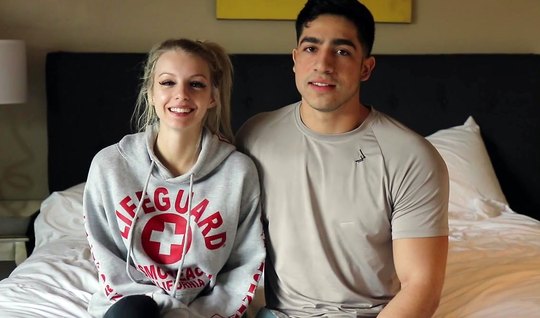 Tattooed beauty came to the casting and spread her legs f...