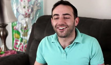 Skinny blonde after blowjob substitutes her juicy hole for vaginal