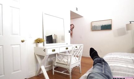 The nurse with a working hole did not mind doing porn in the first person