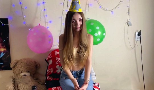A young girl in honor of her birthday became a home porn ...