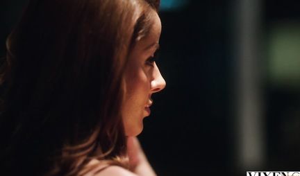 Red-haired girl after blowjob rides pussy on her lovers dick and cums