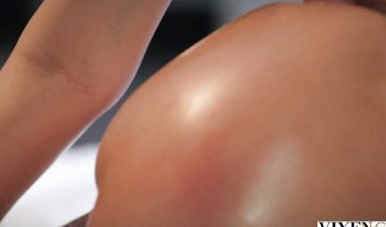 Red-haired girl after blowjob rides pussy on her lovers dick and cums