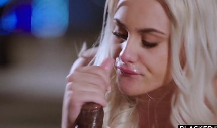 Blonde with big tits after blowjob imparts a big dick nomeger in pussy