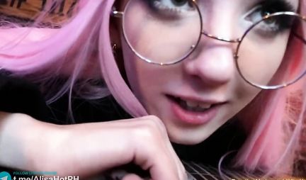 Russian young girl in the car polishes the cock with her lips and fucks with her lover