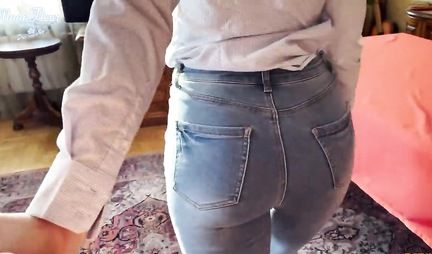 Redhead girl substitutes her ass for anal sex at home on camera