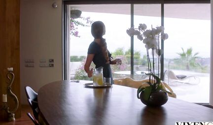 Redhead girl in a corset substitutes holes for group sex with orgasm