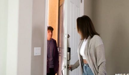 The mother seduced her stepson into sex and gives herself to fuck in different positions