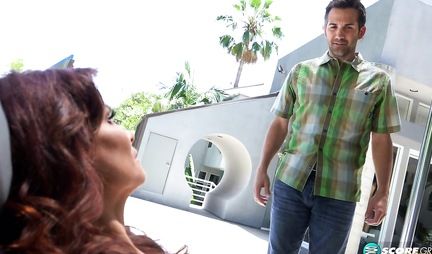 Big Butt Mature Spreads Her Legs For Passionate Anal With A Brunette