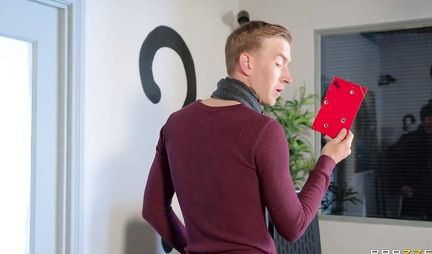 Sexy mom with big tits enjoys deep anal