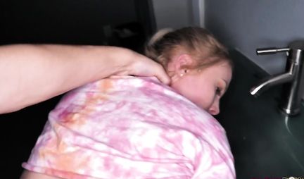 Young blonde after blowjob framed pussy for sex in the first person