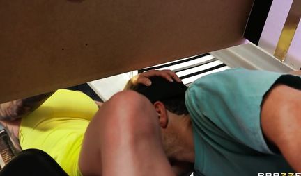 Blonde with a tight ass did not refuse anal porn parody right in the office