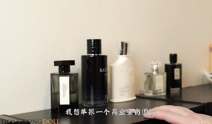 Japanese woman in mask shows her shaved pussy for homemade POV porn