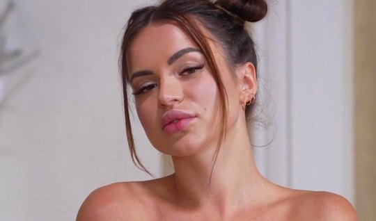 Young Russian slut cums from double penetration with lovers