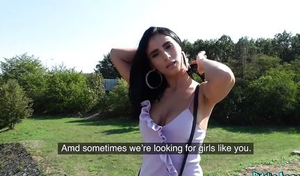 Pikaper outdoors in the first person fucks a brunette and brings her to orgasm