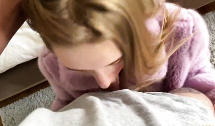 Russian beauty during homemade porn experienced an orgasm and took sperm