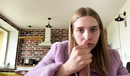 Russian beauty during homemade porn experienced an orgasm and took sperm