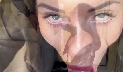 Russian girl in a pose of cancer substitutes a juicy pussy for homemade porn