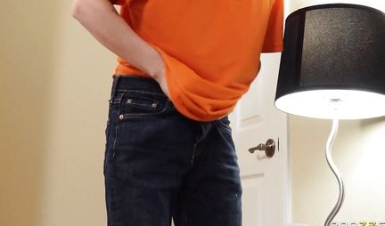 The stepson caught the mom jerking off and fucked her holes on the bed with a hard dick