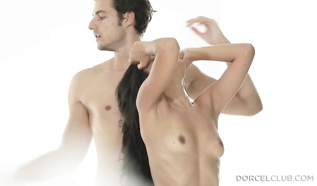 Slender brunette podmahivaet and gets pleasure from intercourse with her lover