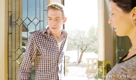 Man with big dick by mistake fuck a escort