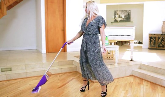 Tattooed mom POV fucks her slit for spanking