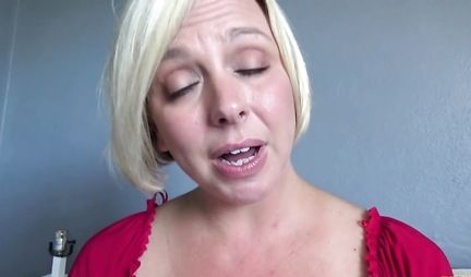 Nurse with big milkings does not refuse her lover to shoot close-up porn