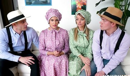 Swingers love to be naughty and therefore staged a group porn with an orgasm