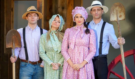 Swingers love to be naughty and therefore staged a group ...