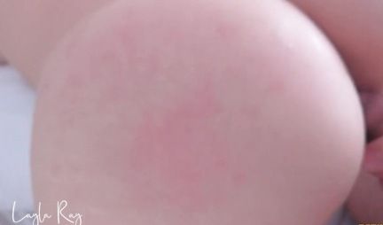 A girl with a big ass spreads her legs for homemade porn on camera