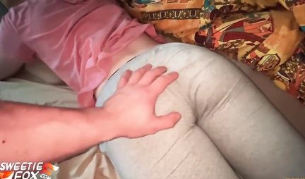 Sleeping chick, after jerking off, substitutes her cap for spanking on camera