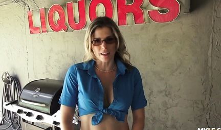 Mom from the first person substitutes her hole for sex on camera