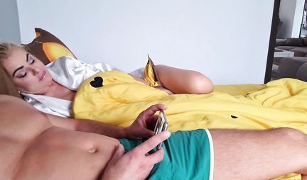 Mom in a bathrobe and panties substitutes her hole for homemade porn