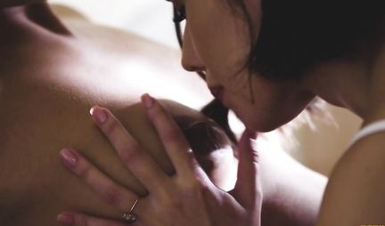 Lesbian during sex with a friend cums from spanking with a strapon