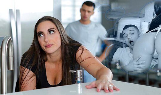 Mom with huge breasts fucked a guy with big buttocks and ...