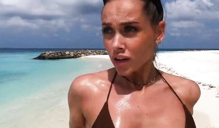 A man brings a stranger to a hotel room and fucks her in a deep throat