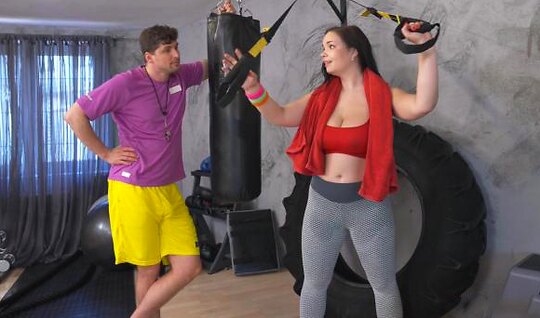Athlete fucks a busty bbw during a workout