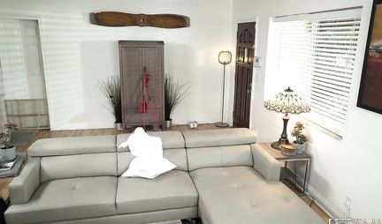 The blonde caught the guy masturbating and sat down on his dick