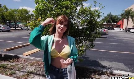 Young chick enjoys a pickup truckers cock in the car