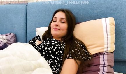 Russian mom got a sweet dick in her pussy as a dessert