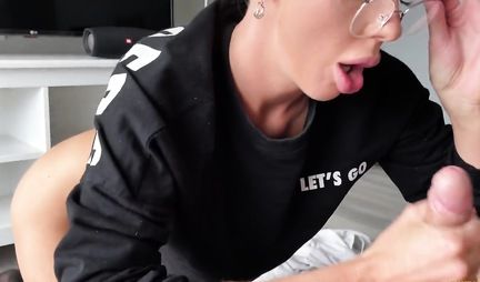 Beauty with glasses got cum on her face after cool sex