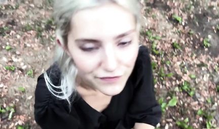 Blonde after a walk framed a juicy hole for sex