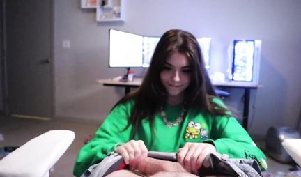 Cutie got a facial after a hot homemade blowjob porn