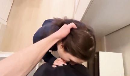 Russian girl sucks delivery mans cock to avoid paying