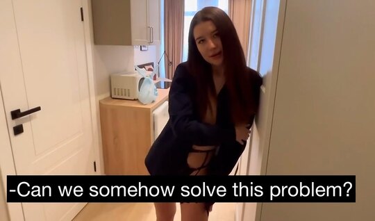 Russian girl sucks delivery mans cock to avoid paying