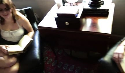 Two nerds with glasses suck one cock close up FFM video