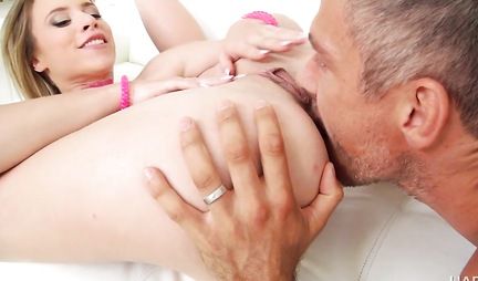 Anal penetration chick was pampered at a porn casting