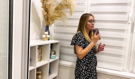 Elastic tits of Russian stepmother unrealistically excite a guy